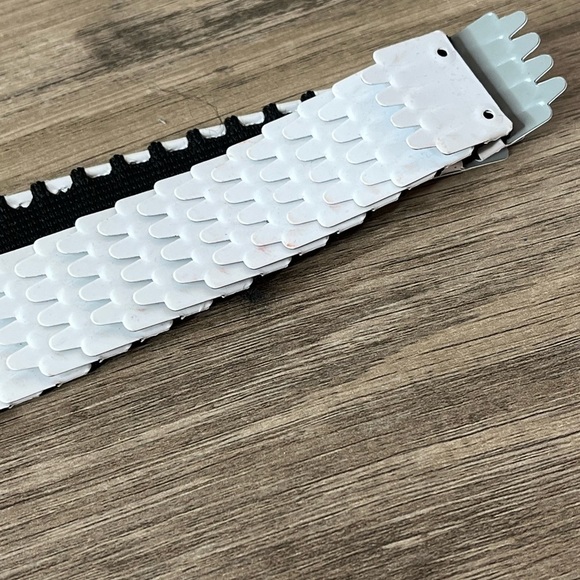 Vintage White Dragon Scale Metal Stretch Belt Gold Shell Buckle - Picture 5 of 9